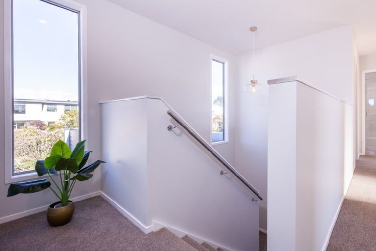 Photo of property in 16a Belt Road, Moturoa, New Plymouth, 4310