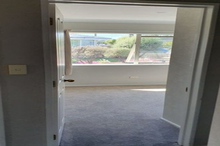 Photo of property in 1/2 Doment Crescent, Orewa, 0931