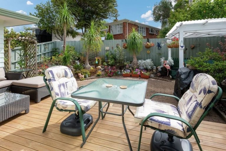 Photo of property in 1/6 Patons Road, Howick, Auckland, 2014