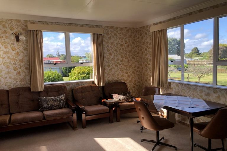 Photo of property in 28 Hussey Street, Waverley, 4510