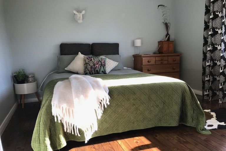 Photo of property in 51 Awaroa Road, Sunnyvale, Auckland, 0612