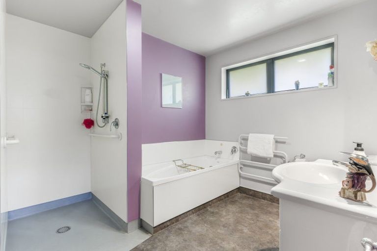 Photo of property in 52 Park Street, Winton, 9720