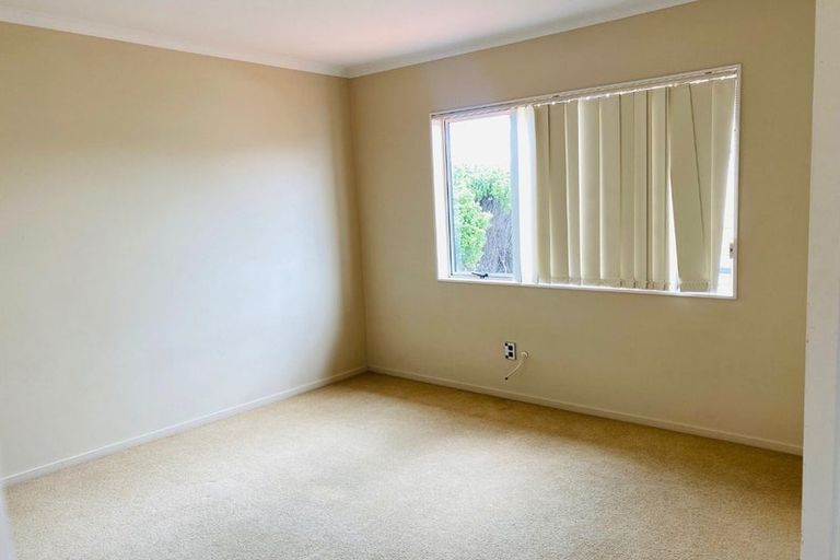 Photo of property in 9 Maypark Crescent, Flat Bush, Auckland, 2016