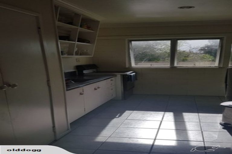 Photo of property in 108 Mellons Bay Road, Mellons Bay, Auckland, 2014