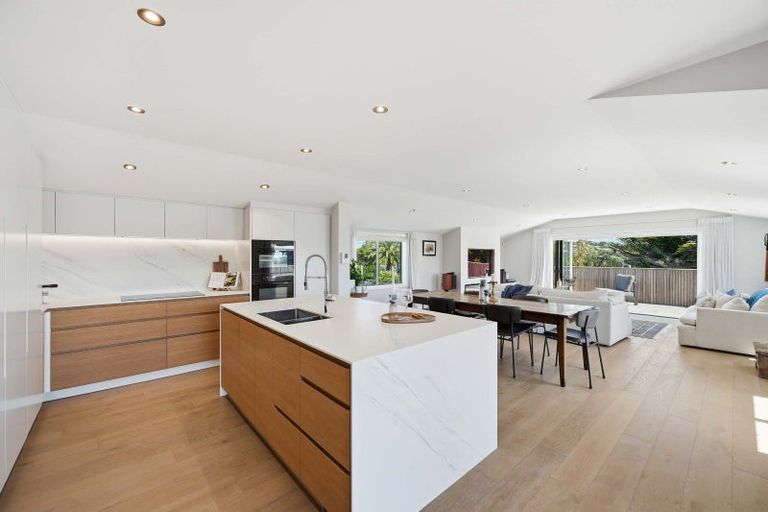 Photo of property in 31 Beechwood Road, Rothesay Bay, Auckland, 0630