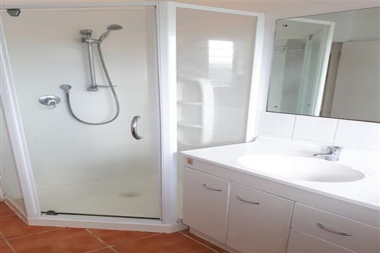 Photo of property in 67 View Road, Henderson, Auckland, 0612