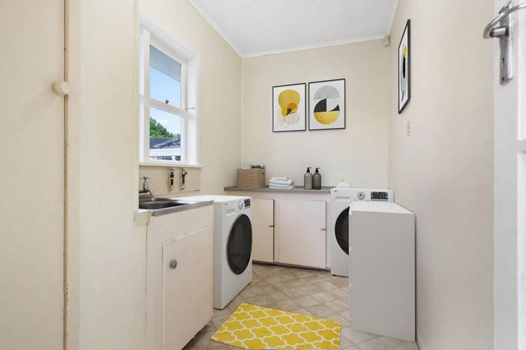 Photo of property in 35 James Laurie Street, Henderson, Auckland, 0612