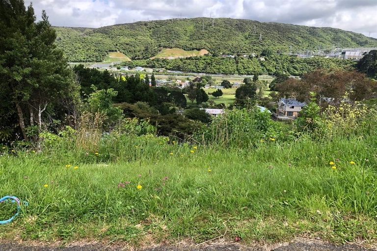 Photo of property in 8 Castle Crescent, Stokes Valley, Lower Hutt, 5019