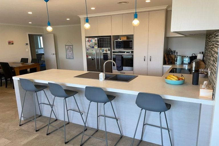 Photo of property in 208 Navigation Drive, Whitby, Porirua, 5024