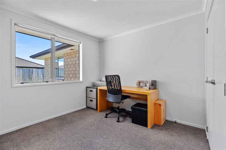 Photo of property in 10 Oka Street, Papamoa Beach, Papamoa, 3118