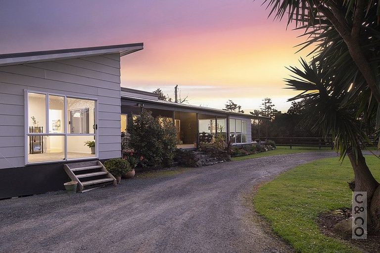 Photo of property in 2246 State Highway 16, Helensville, 0875