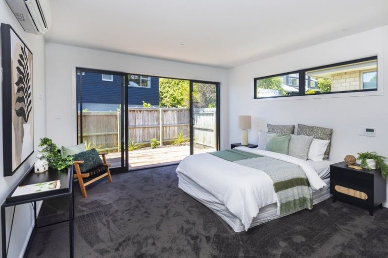 Photo of property in 17 Aratoro Place, Mount Pleasant, Christchurch, 8081