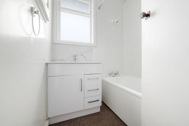 Photo of property in 9a Hockin Place, Fairfield, Hamilton, 3214