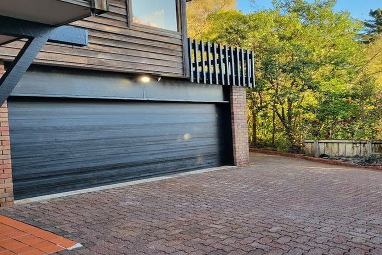 Photo of property in 7 Francis Bell Grove, Lowry Bay, Lower Hutt, 5013