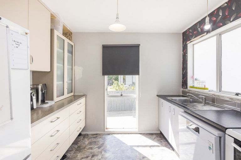 Photo of property in 1/17 Apollo Parade, Milson, Palmerston North, 4414