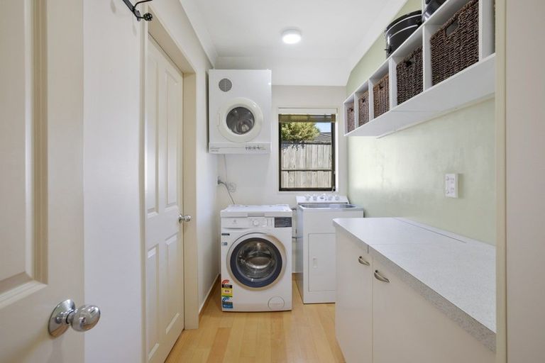 Photo of property in 10 Quadrant Heights, Paraparaumu, 5032