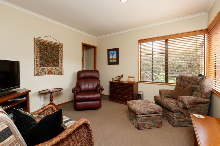 Photo of property in 7a Palm Avenue, Hokowhitu, Palmerston North, 4410
