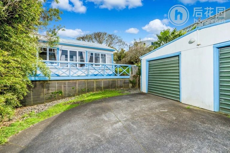 Photo of property in 2/523 Beach Road, Murrays Bay, Auckland, 0630