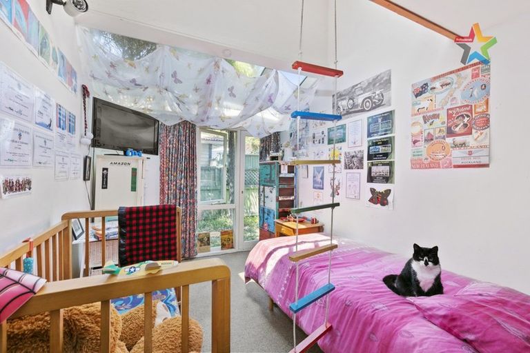 Photo of property in 22 Miro Street, Eastbourne, Lower Hutt, 5013