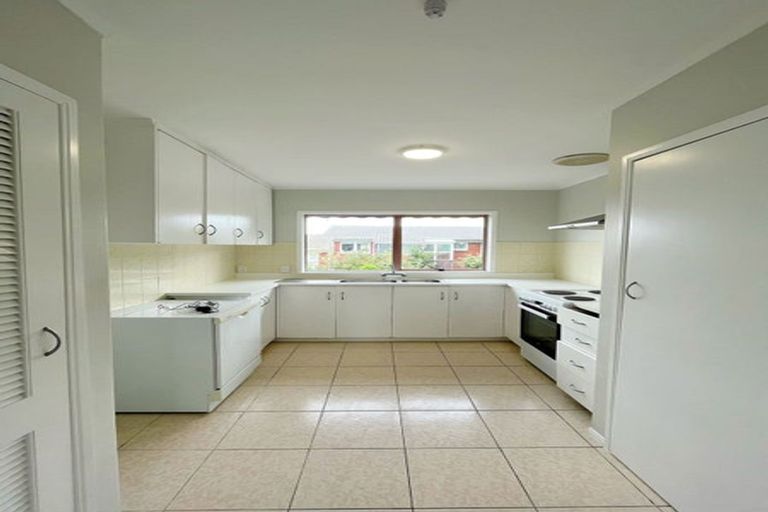 Photo of property in 3/8 Hart Road, Hauraki, Auckland, 0622