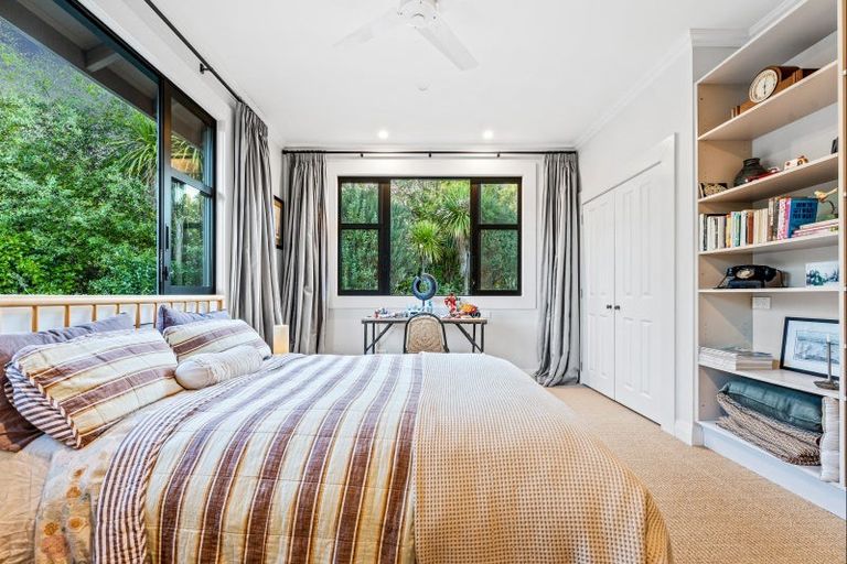 Photo of property in 2 Tamahunga Drive, Matakana, Warkworth, 0985