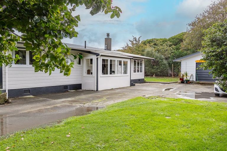 Photo of property in 9 Patterson Grove, Waikanae, 5036