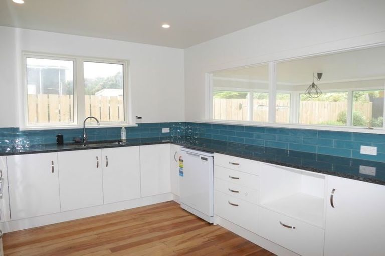 Photo of property in 1 Toru Road, Paraparaumu Beach, Paraparaumu, 5032