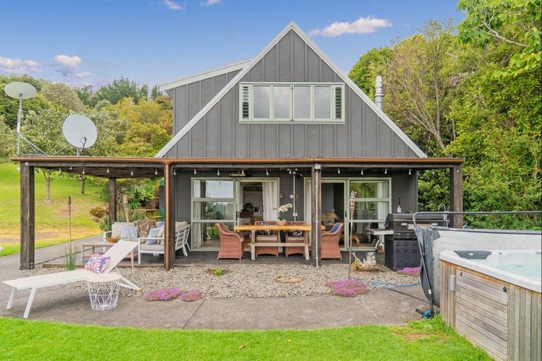 Photo of property in 556 Boat Harbour Road, Whenuakite, Whitianga, 3591