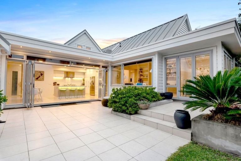 Photo of property in 1a Brown Street, Hauraki, Auckland, 0622