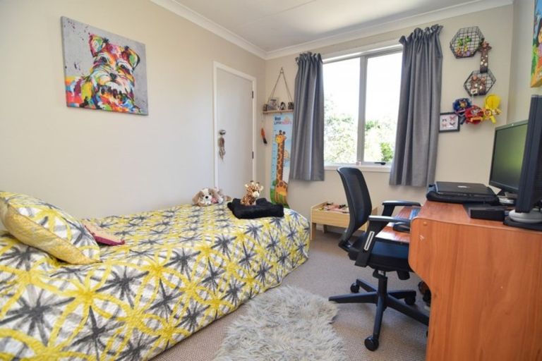 Photo of property in 65 Victoria Street, Carterton, 5713