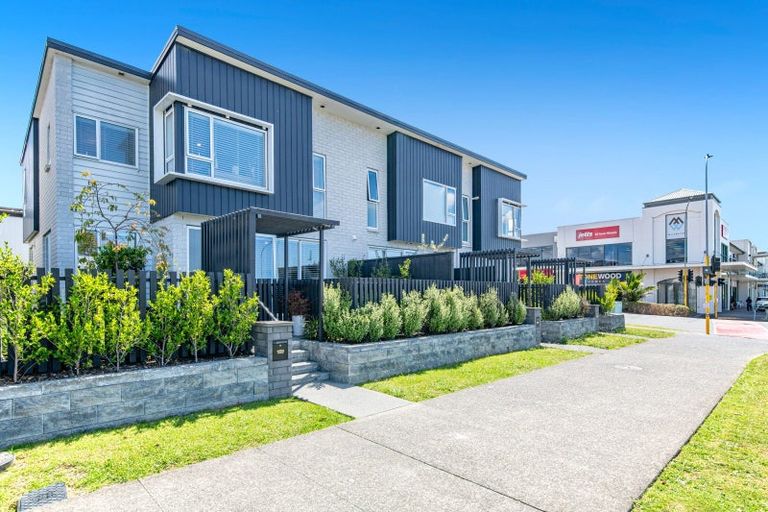 Photo of property in 169 Millwater Parkway, Silverdale, 0932