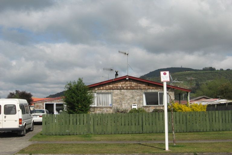 Photo of property in 95 Aquarius Drive, Kawaha Point, Rotorua, 3010