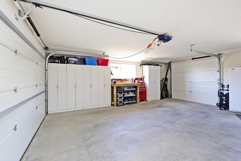 Photo of property in 15 Akaroa Road, Poraiti, Napier, 4112