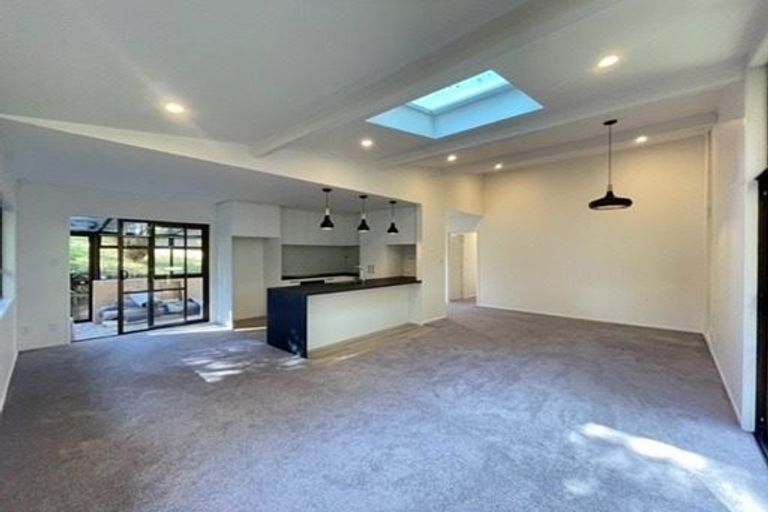 Photo of property in 58 Wirihana Road, Titirangi, Auckland, 0604