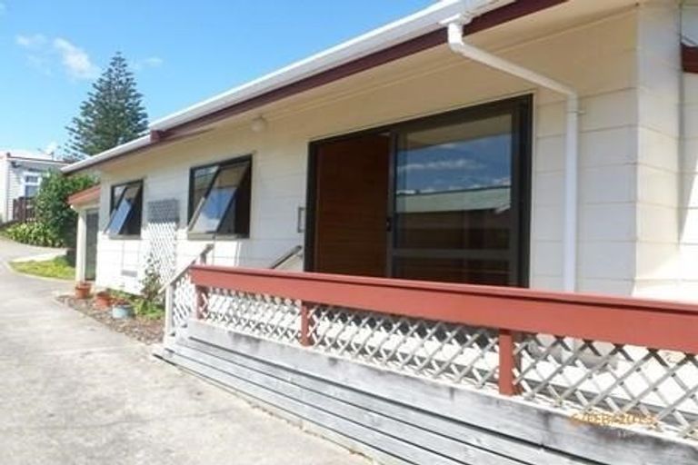 Photo of property in 27a Mana Esplanade, Paremata, Porirua, 5026