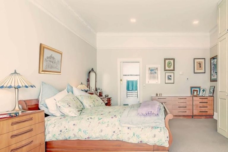 Photo of property in 85 Dyers Pass Road, Cashmere, Christchurch, 8022