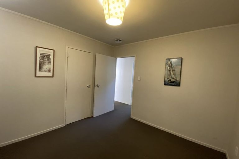 Photo of property in 8 Crosby Road, West Harbour, Auckland, 0618