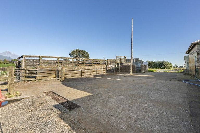 Photo of property in 37 Upper Pitone Road, Pitone, New Plymouth, 4374