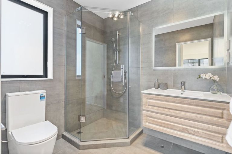 Photo of property in 1/38 Manuka Road, Glenfield, Auckland, 0629