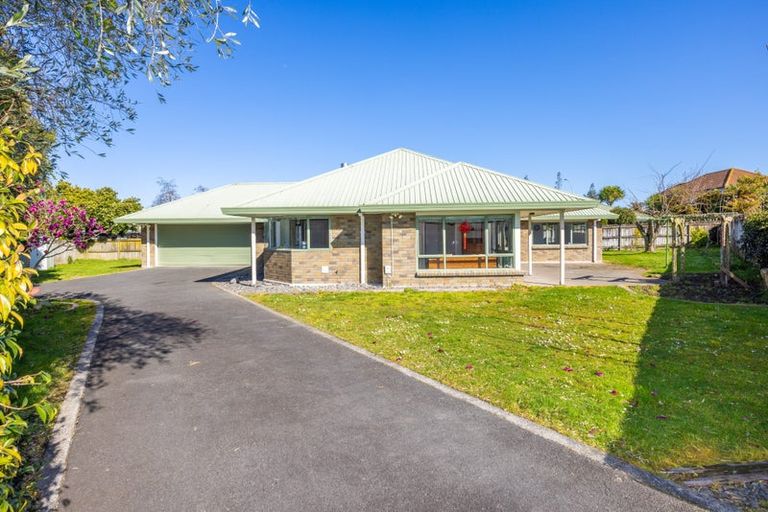 Photo of property in 14 Halcione Close, Flagstaff, Hamilton, 3210