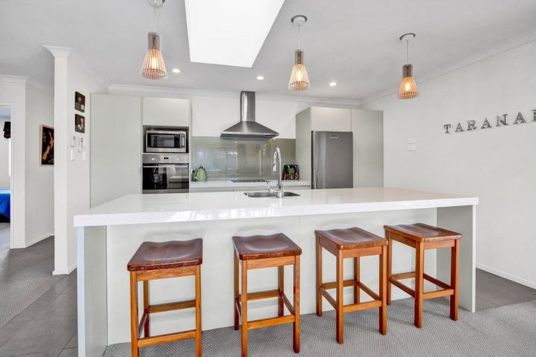 Photo of property in 21 Montague Grove, Stratford, 4332