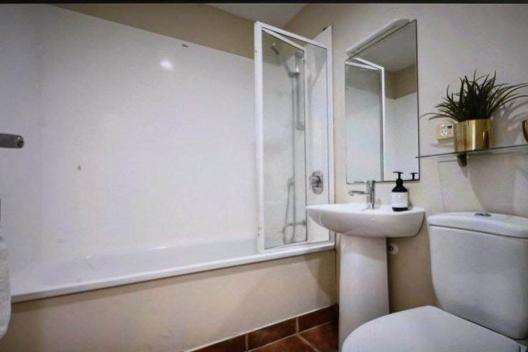 Photo of property in 9 Mt Lebanon Lane, Henderson, Auckland, 0612