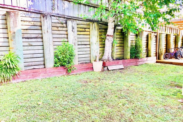 Photo of property in 11/64 Schnapper Rock Road, Schnapper Rock, Auckland, 0632