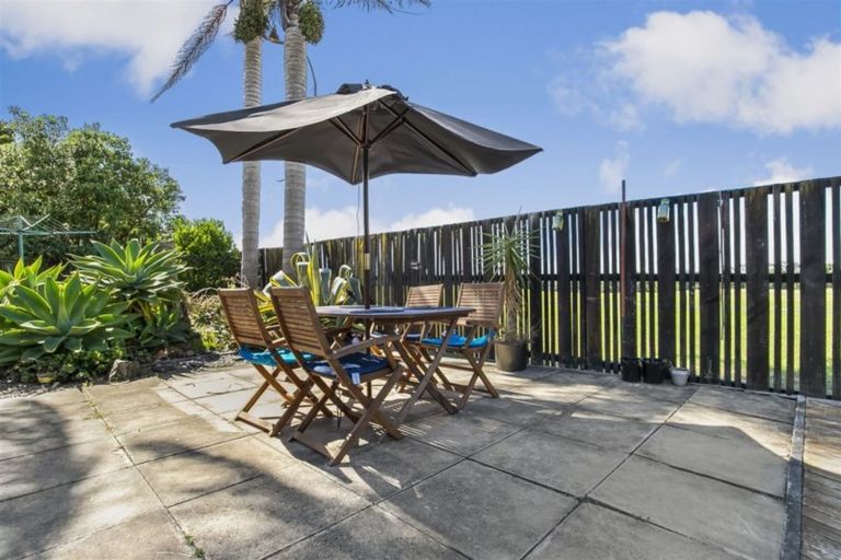 Photo of property in 18 Hoylake Place, Wattle Downs, Auckland, 2103