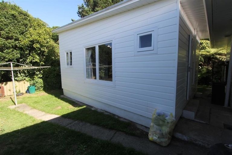 Photo of property in 95 Ironside Road, Johnsonville, Wellington, 6037