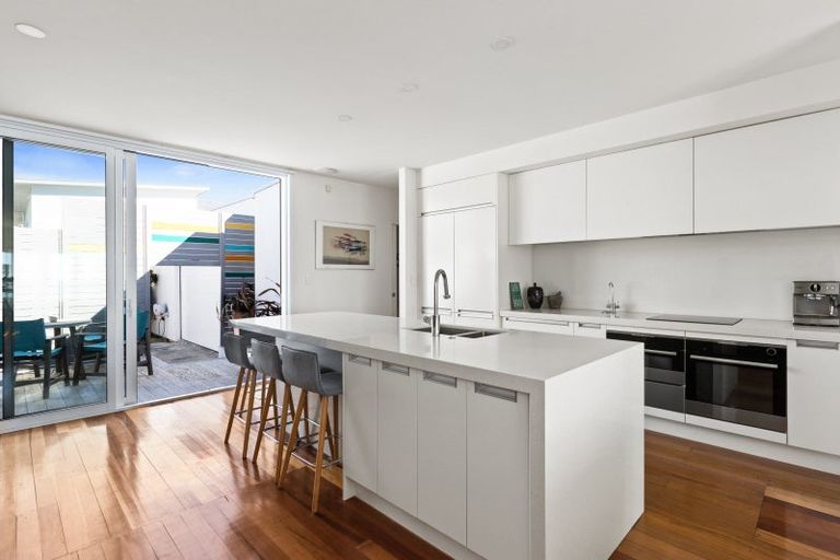 Photo of property in 70 The Esplanade, Westshore, Napier, 4110