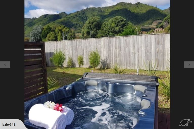 Photo of property in 1 Waipunahau Road, Waikanae, 5036