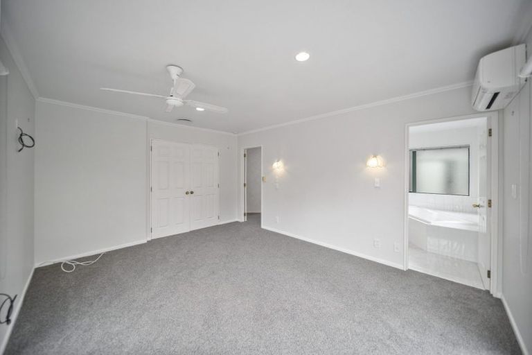 Photo of property in 20 Yarlside Place, Northpark, Auckland, 2013
