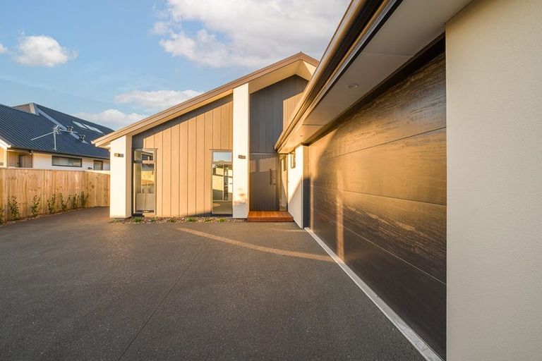 Photo of property in 32 Withers Crescent, Halswell, Christchurch, 8025