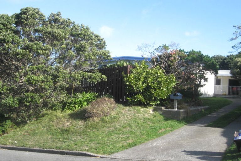 Photo of property in 25 Whanake Street, Titahi Bay, Porirua, 5022
